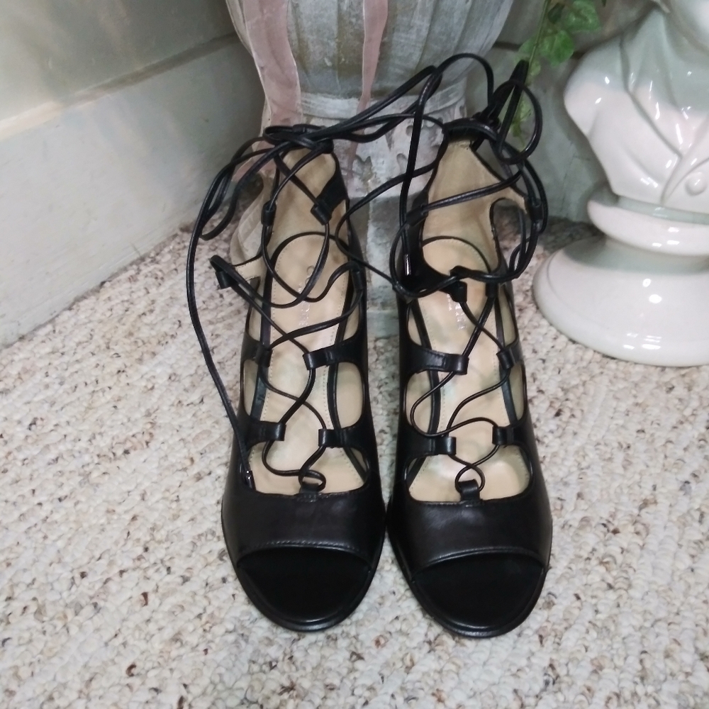 Coach Kira Ghillie Style Black Leather Stiletto Heeled Peep-Toe Pumps Size 7 1/2 - Picture 3 of 9